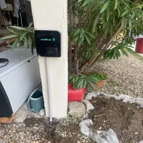 Borne installée à Arles