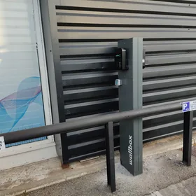 Véhicule en charge